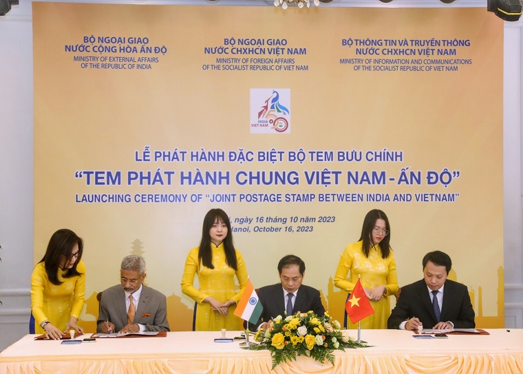 Bộ TT&TT phát hành đặc biệt bộ tem bưu chính " Tem phát hành chung Việt Nam - Ấn Độ"