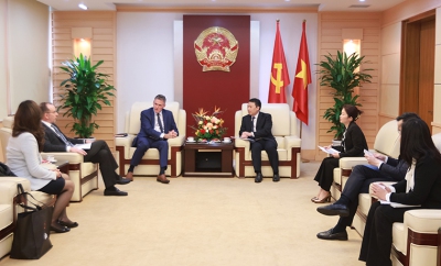 A Dung tiep Australia