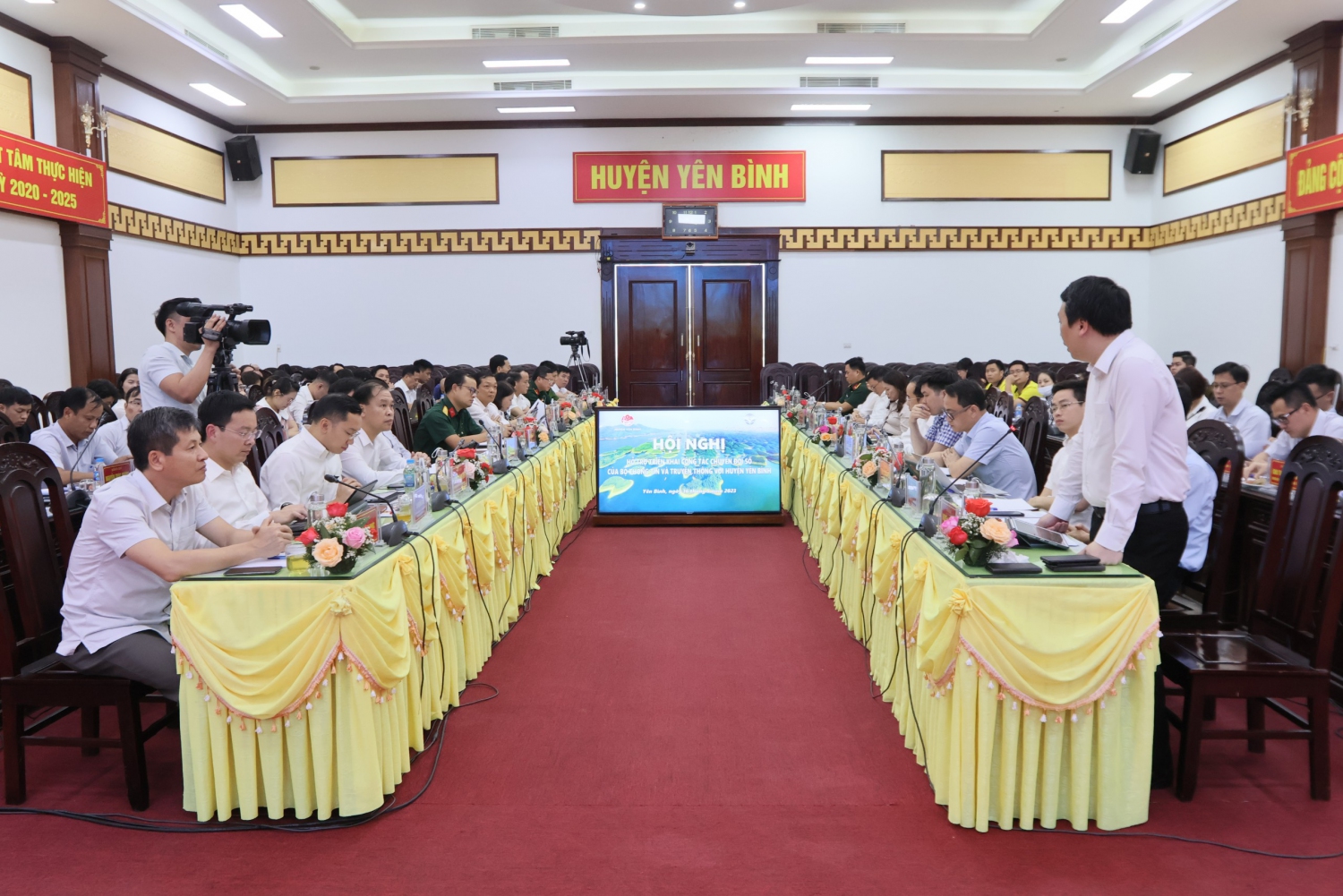 Bộ TT&TT hỗ trợ chuyển đổi số với huyện Yên Bình