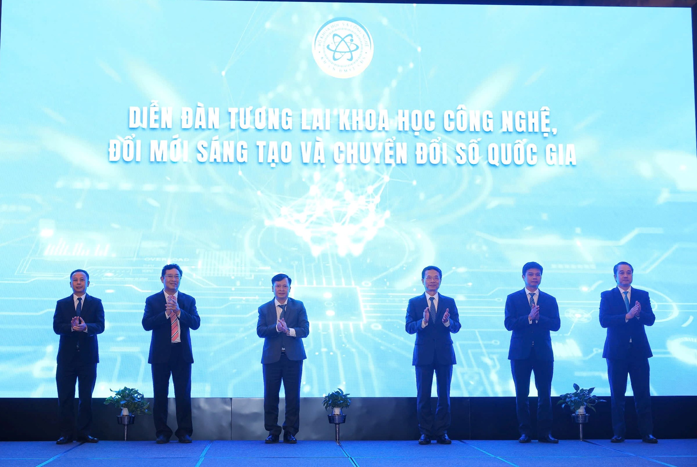 Bộ Khoa học và Công nghệ công bố 5 sáng kiến lớn tại Diễn đàn “Tương lai Khoa học, Công nghệ, Đổi mới sáng tạo và Chuyển đổi số Quốc gia”