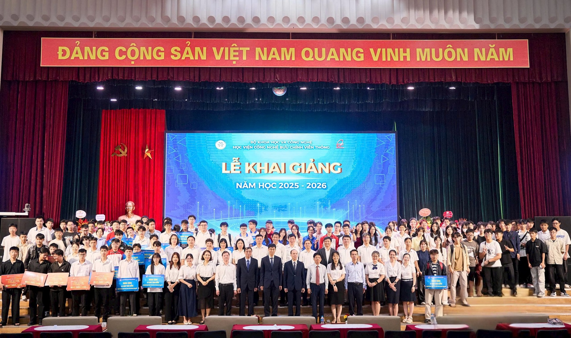Gần 7.000 tân sinh viên nhập học Học viện Công nghệ BCVT năm học 2025 - 2026