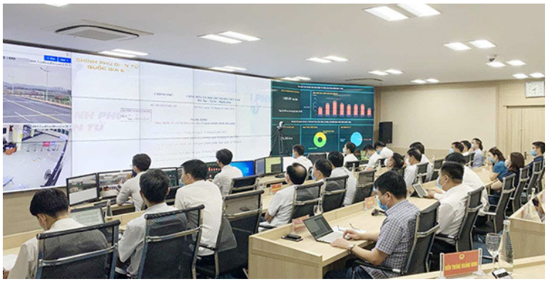 Luật Chuyển đổi số: 'Lấy người dân làm nền tảng cho mọi hoạt động số hóa'